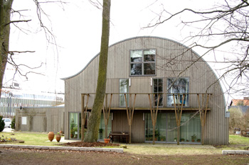 TESTHOUSE BUILT 2000 http://energismartahem.se/blog/nara-naturen-ett-hus-i-ett-hus/